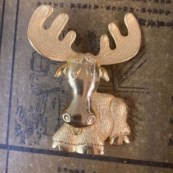 Vintage Signed JJ Gold Tone Moose Pin - Picture 3 of 5